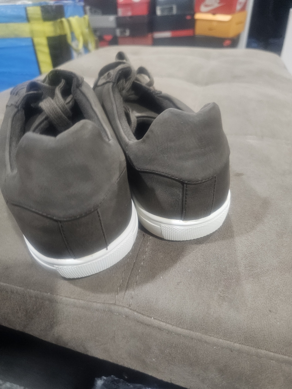 Men's Casual Low-Top Sneakers in Dark Brown